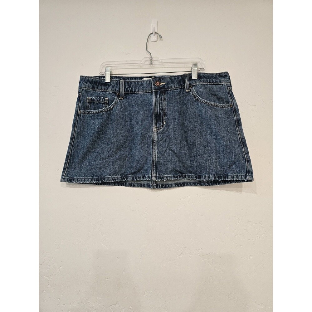 Hollister Women's Mini Demin Skirt Size W33 NWT - Picture 1 of 6